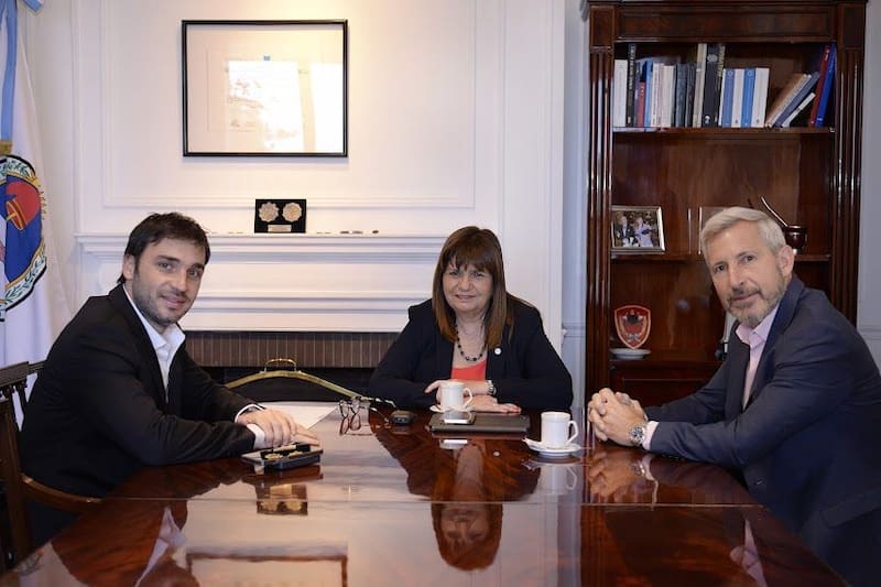 Ignacio Torres durante una reunión con Patricia Bullrich y Rogelio Frigerio, semanas atrás.