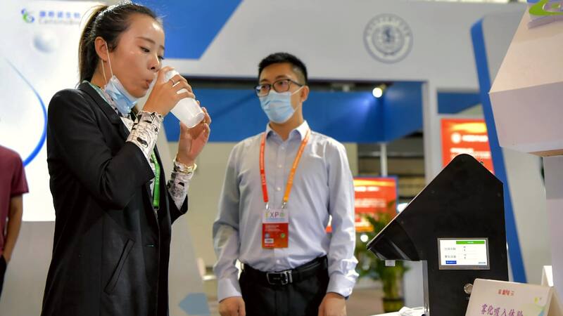 El aerosol ya se ofrece como dosis de refuerzo en China a personas previamente vacunadas.