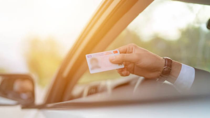 El Gobierno dará de baja todos los carnets de conducir, salvo que cumplas con estos requisitos.