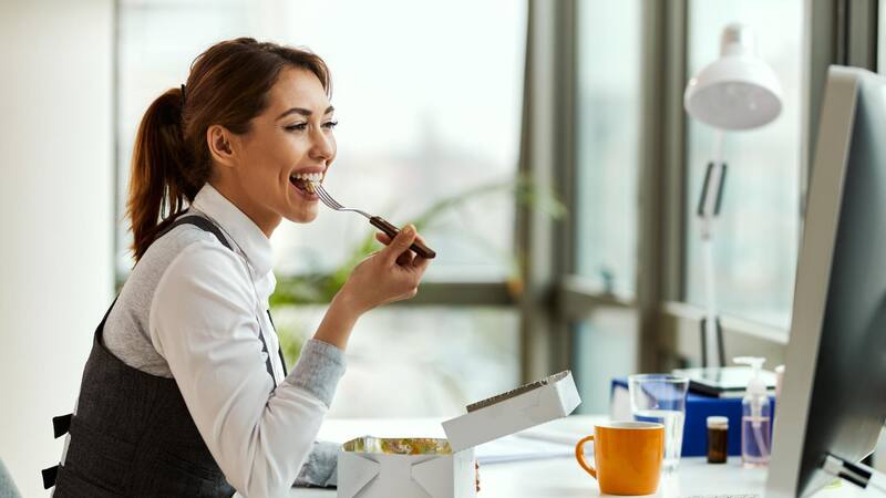 El nuevo plato de Mercadona combina patatas fritas, carne de kebab y una salsa cremosa en un formato listo para calentar.