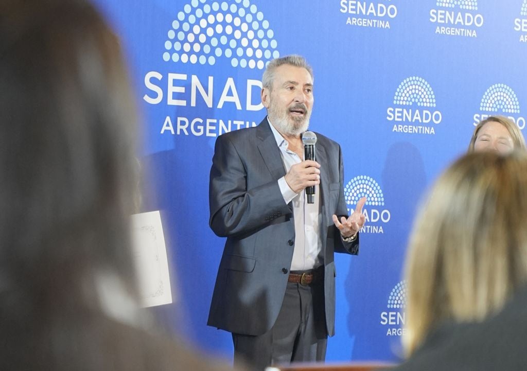 Distinguen a Daniel Vila y a la Fundación Grupo América por su compromiso solidario con los valores humanos y comunitarios