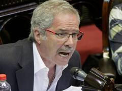 Felipe Solá rompió el silencio luego de su salida del Gabinete y le pegó a Alberto: ¿qué dijo?