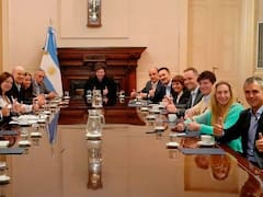 El ministro "dialoguista" que supera en imagen a Milei en medio de los pedidos de más diálogo