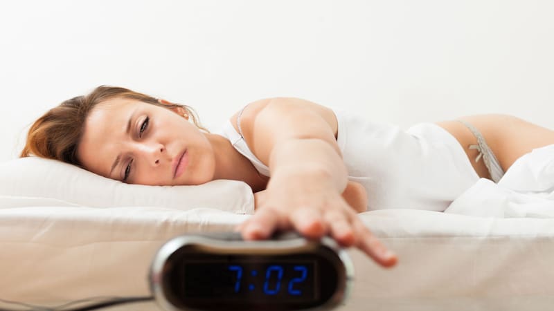 Si querés dormir bien no aplaces tu alarma.