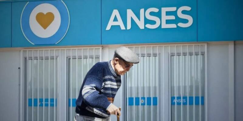 La jubilación mínima liquidada por ANSES podría subir en abril a $ 172.090.