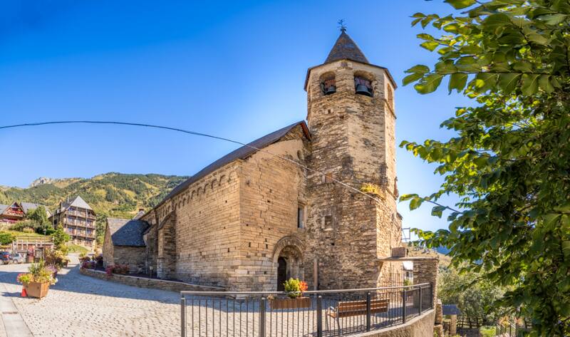 La Iglesia de San Félix posee valiosos elementos góticos. (Fuente: Turismo de Catalunya).