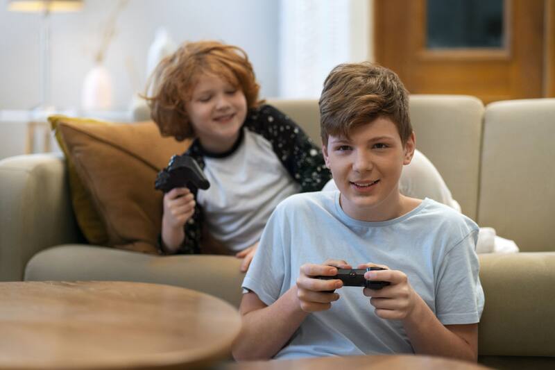 El estudio de Nature Human Behaviour utilizó más de 97.000 participantes para ofrecer una visión más precisa de los efectos de los videojuegos en la salud mental. (Foto: Freepik)