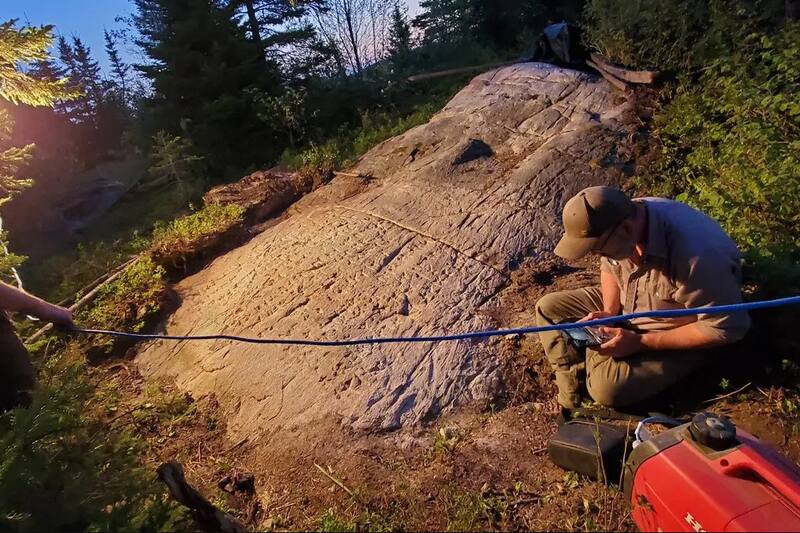 El hallazgo resultó ser una vieja versión protestante de Padre Nuestro. Fuente: Ryan Primrose.