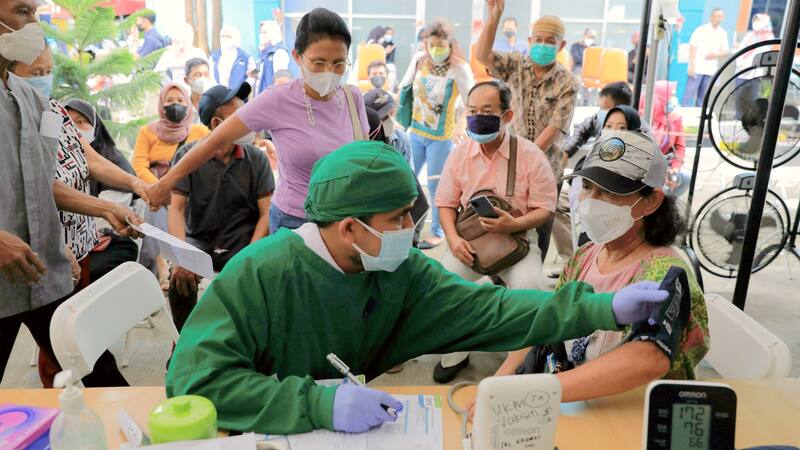 La investigación concluyó que el período de incubación de los casos sintomáticos osciló entre 0 y 8 días, con una mediana de 3 días.