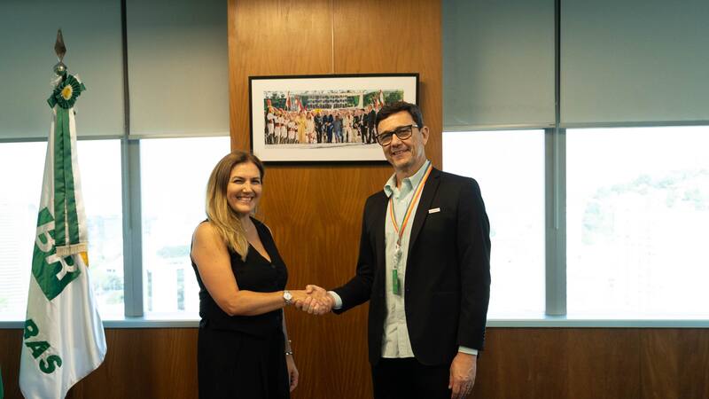 Fernanda Raggio (YPF) y Jonilton Pessoa (Petrobras); la brasileña vuelve a la Argentina con un acuerdo con YPF que apunta a Vaca Muerta