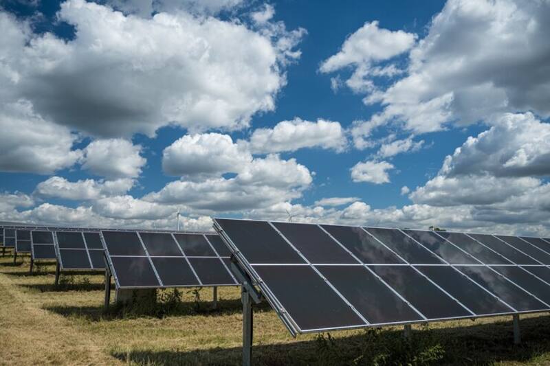 Con una capacidad instalada de 494 MW, la planta solar de Mula es una de las más modernas de la península. (Foto: Shutterstock)