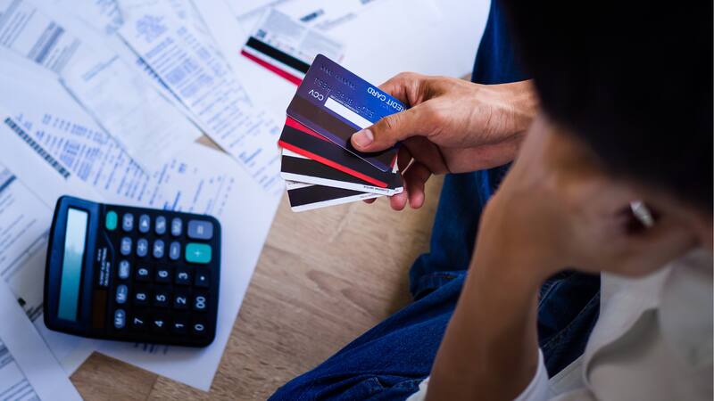 ¿Cuándo prescriben las deudas con la tarjeta de crédito y deja de ser obligatorio su pago?