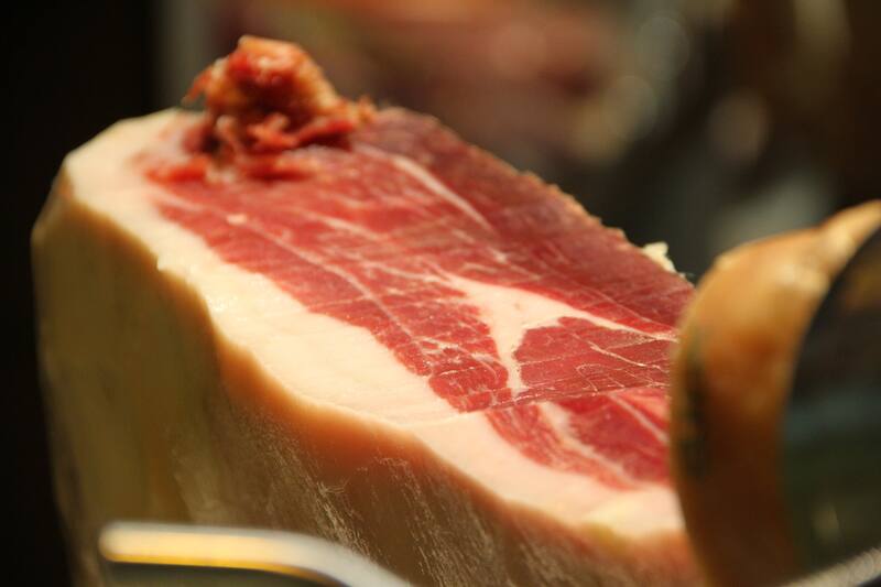 El jamón ibérico, uno de los infaltables en las cestas navideñas.