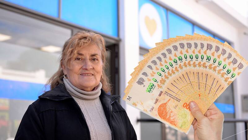 Córdoba pagará un bono adicional para compensar a los jubilados que no reciban el ajuste por movilidad.