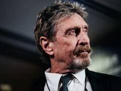Drogas, armas, Bitcoin y el sueño de ser presidente: quién era el empresario John McAfee