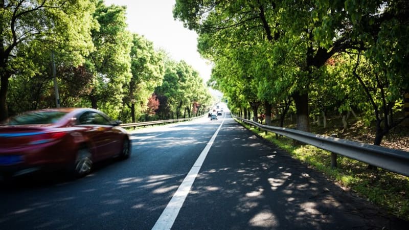 Confirmado | Estos coches tendrán prohibido circular por las ciudades a partir del 2025, según la DGT.