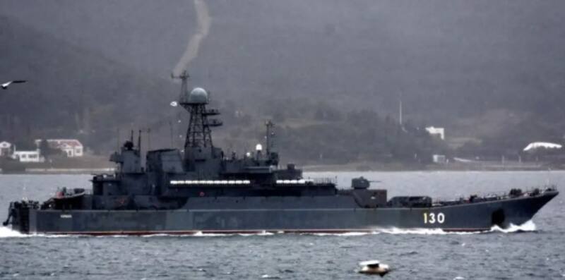 Embarcación anfibia rusa vista el 8 de febrero en camino al Mar Negro