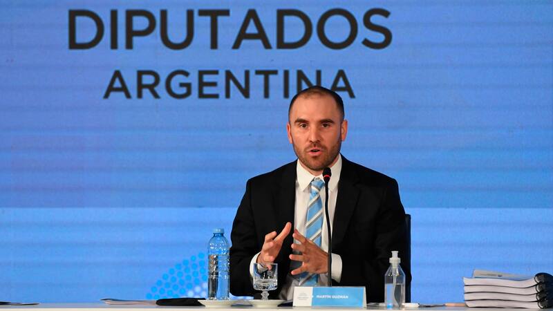 Cerruti no opinó sobre las críticas a Guzmán por parte de miembros del oficialismo.