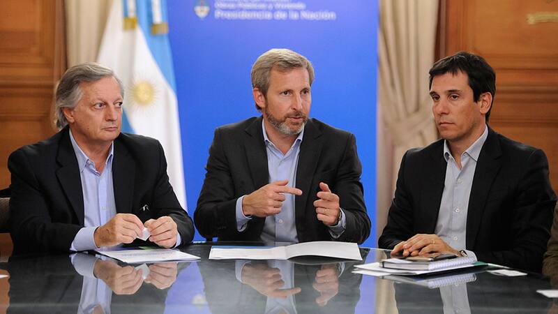 Frigerio y Aranguren firmaorn el acuerdo de incorporación de Metrogas, Ecogas, Litoral Gas, GASNEA y Camuzzi al programa "Mejor Hogar Gas".