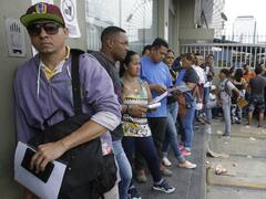 El Gobierno simplifica los requisitos para la entrada de venezolanos al país