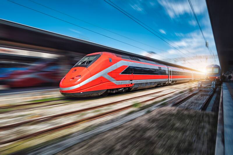 Este tren de alta velocidad será completamente eléctrico, destacando el compromiso de Perú con la sostenibilidad. Foto: Shutterstock.