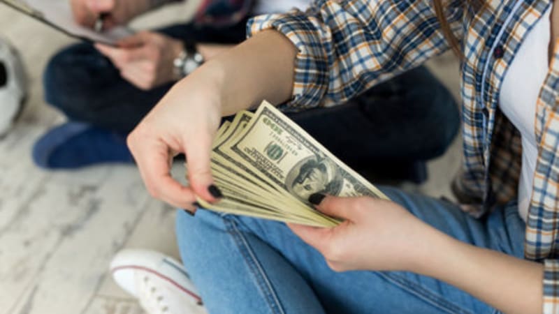 Los trabajadores de 14 estados podrán tener un mejor 2025 gracias al incremento de sus salarios. (Fuente: Vecteezy)