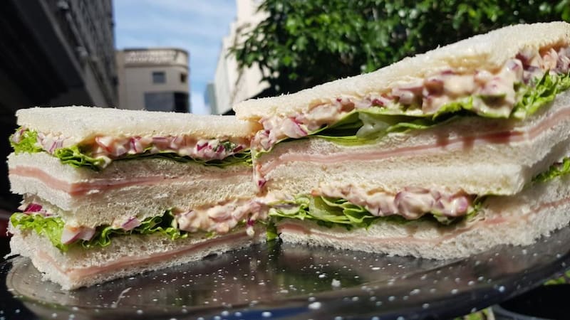 Una confitería porteña histórica cautivó al Papa Francisco por sus míticos sándwiches de miga