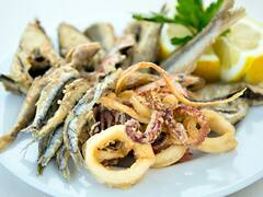 No es salmón: el pescado que abunda en omega-3, combate el Alzheimer y reduce el colesterol malo