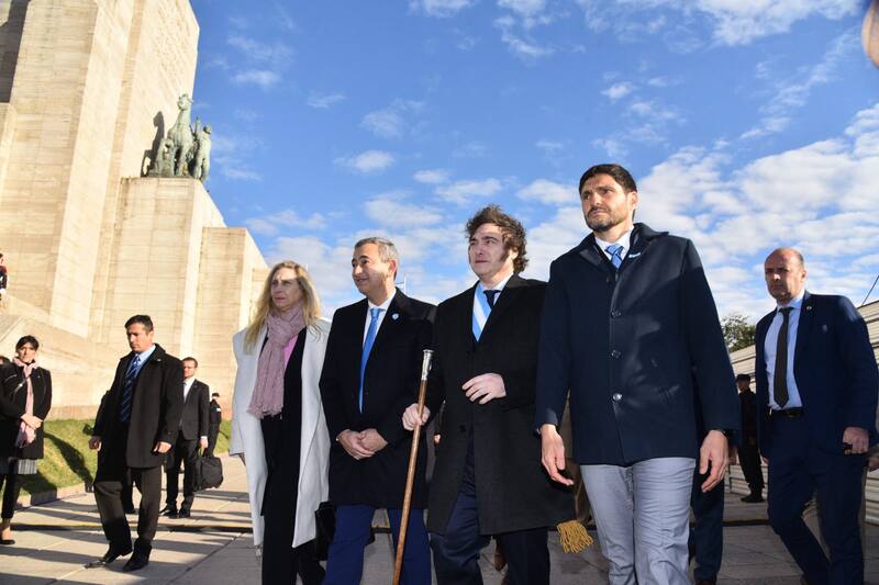 Karina Milei, Pablo Javkin, Javier Milei y Maximiliano Pullaro. (Gobierno de Santa Fe)