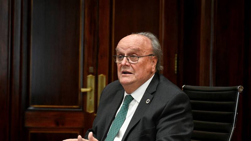 La fuerte afirmación de de Mendiguren: "Estamos desesperados por los dólares