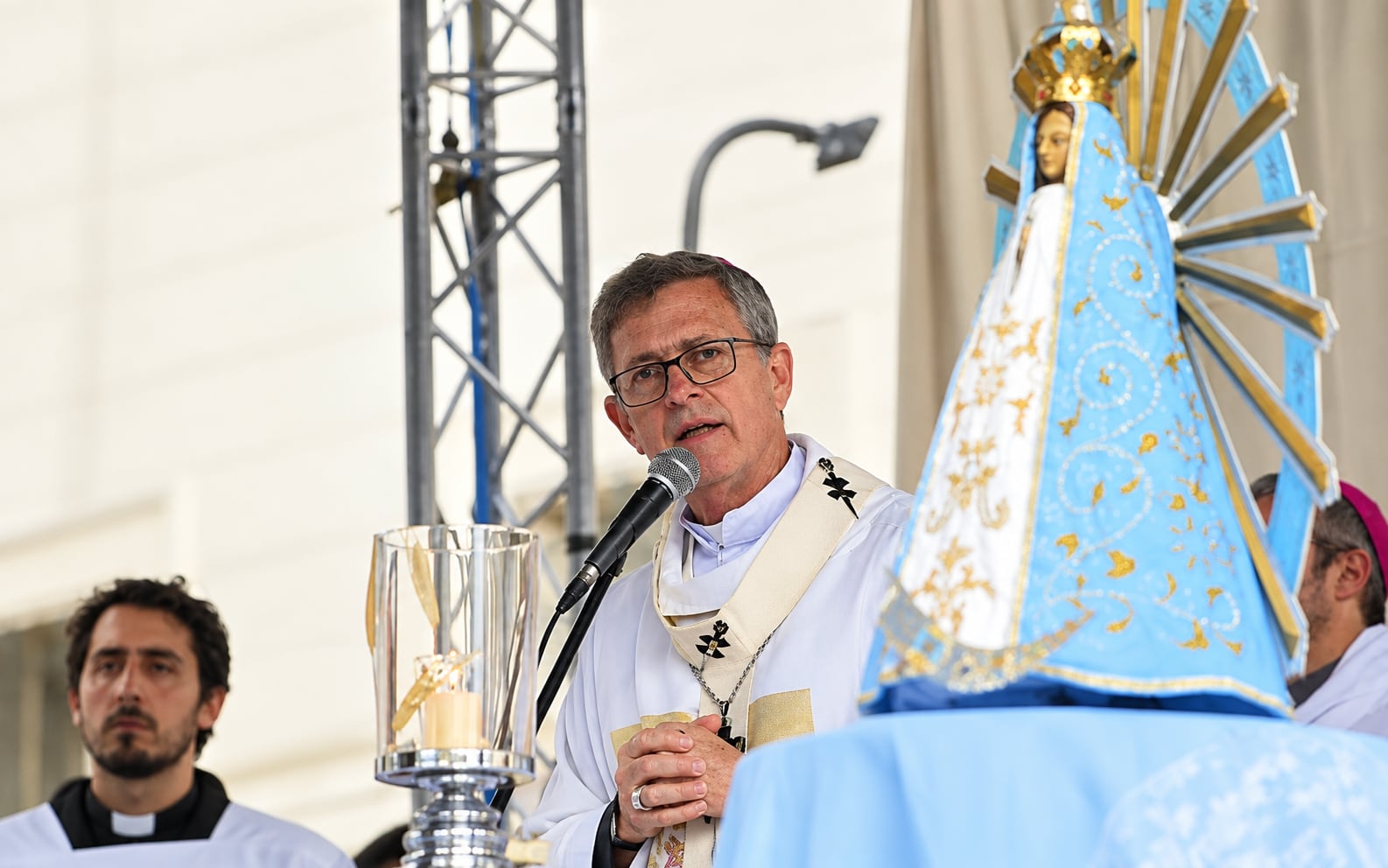 Desde Luján: García Cuerva pidió “estar más unidos que nunca” y advirtió que la Argentina está “herida” Desde Luján: García Cuerva pidió “estar más unidos que nunca” y advirtió que la Argentina está “herida”