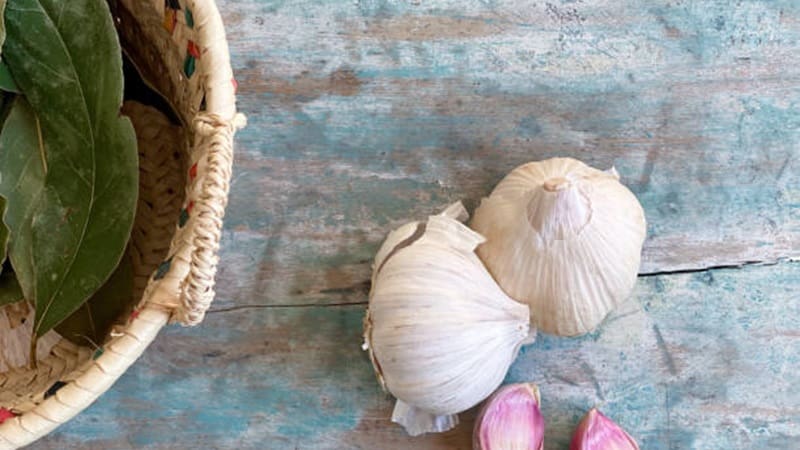 Se aconseja llevar a cabo este ritual en un ambiente tranquilo y sereno para potenciar su efectividad.