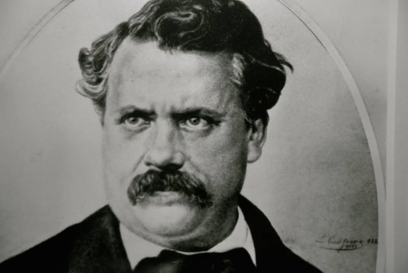 Louis Vuitton, fundador de la marca de lujo más valiosa del mundo.