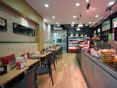 La marca española que vende 3200 jamones por día, factura 200 millones de euros al año y conquista America latina con sus franquicias