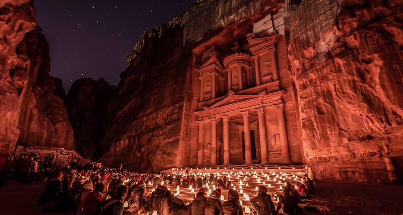 El Tesoro de Petra es uno de los principales monumentos arqueológicos de la antigua ciudad nabatea, un claro reflejo de la sofisticación y habilidad de su cultura. (Foto: Freepik.es)
