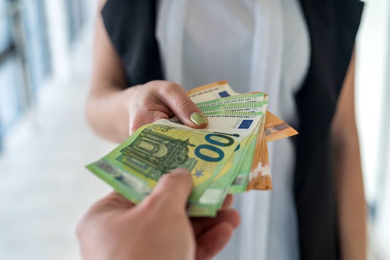 ¿Cuál es el máximo permitido sin declarar dentro del país? Fuente: archivo.