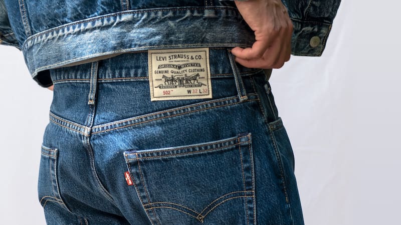 El 20 de mayo de 1873 se patentaron los jeans, aunque en ese momento se los llamó "overoles de cintura".
