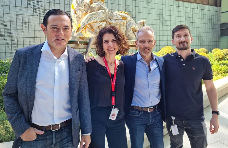 De izquierda a derecha: Gastón Reemeerie - CEO - Latindyl, Valeria Caprioli - Líder de producto COMEX - Santander, Guillermo Rivaben - CSO - Latindyl, y Luciano Monge Mauger - Product Owner COMEX - Santander