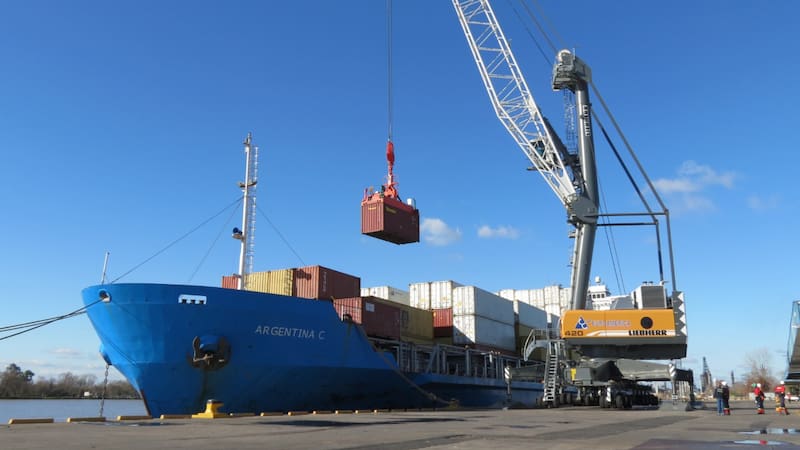 El gobierno impone trabas a las importaciones que afectan a las inversiones