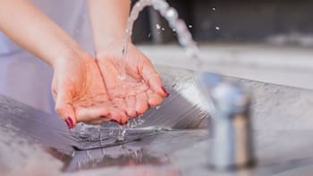 “El agua de la canilla es potable”, afirmó la directora general de Salud