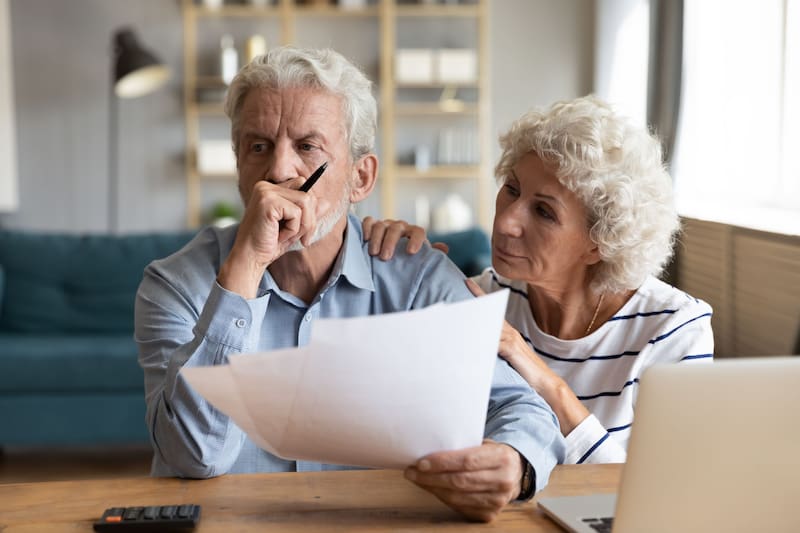Hoy en día, los adultos mayores buscan relaciones que contribuyan a su felicidad y bienestar personal. (Foto: Freepik)