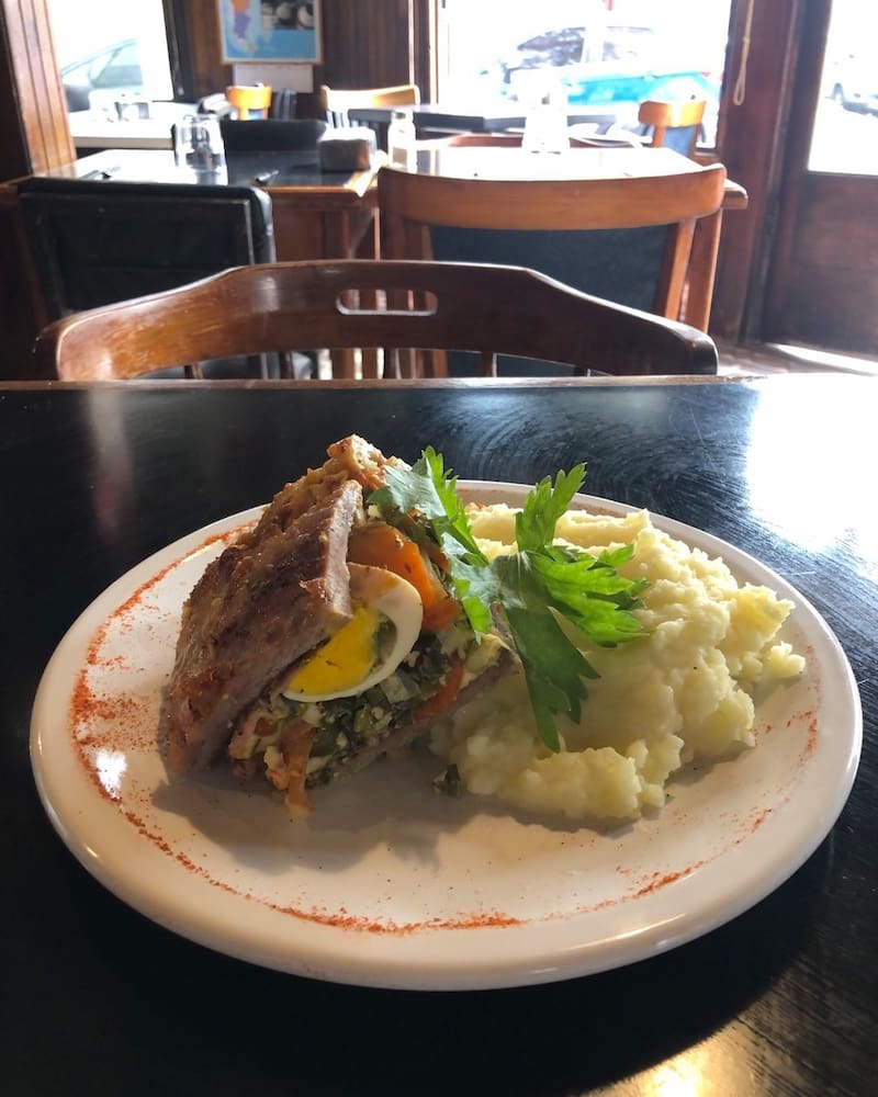 Las hermanas, más que cocineras, son guardianas de tradiciones culinarias, compartiendo su sabiduría con quienes desean aprender (Fuente: Instagram / @bodegondelasabuelas)