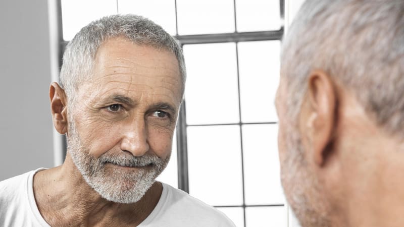 Descubrí la sopresiva edad en la cual los hombres comienzan a volverse más viejos.