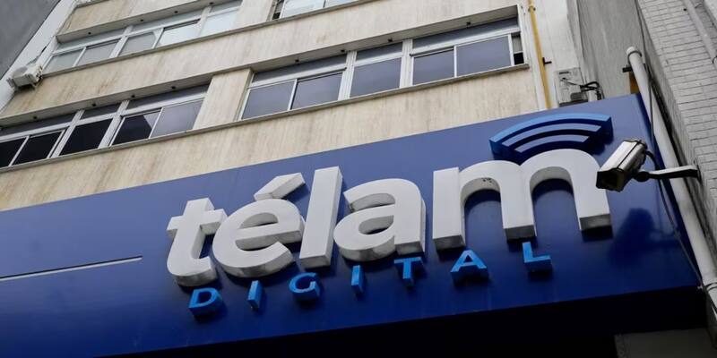 El Gobierno busca que los trabajadores que quedaron de la ex Télam se adhieran a los planes de retiros voluntarios y que otros acepten formar parte de una nueva agencia de noticias que podría llamarse Contenidos Audiovisuales.