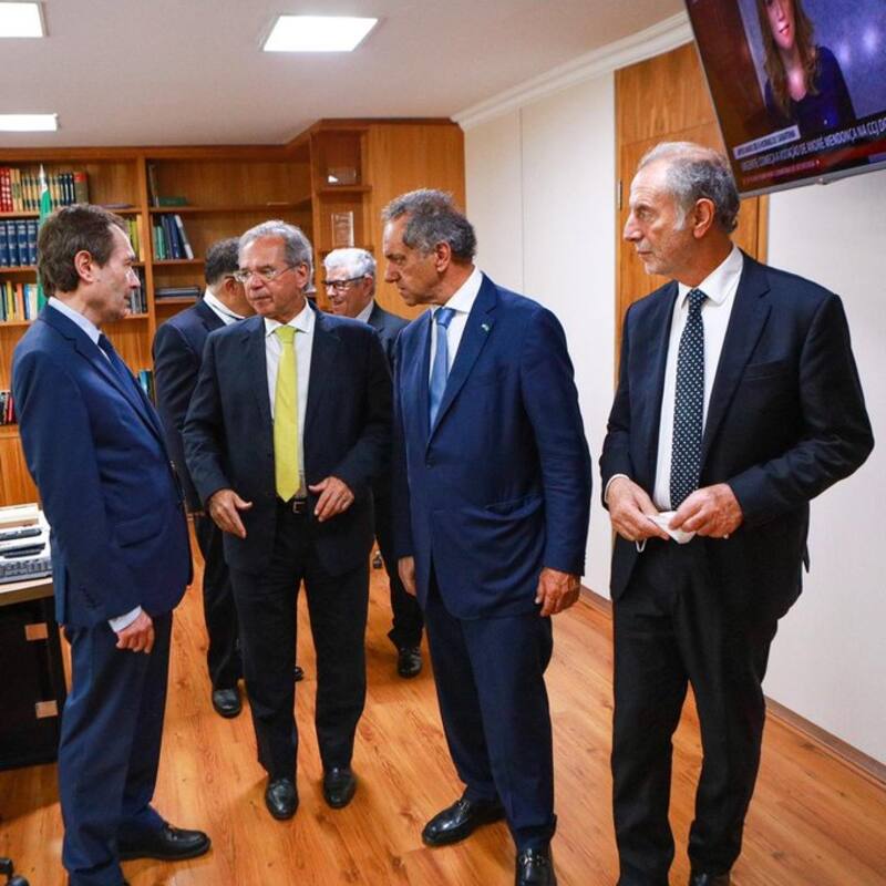 El año pasado, el Gobierno renovó los contactos con el plantel económico brasileño.