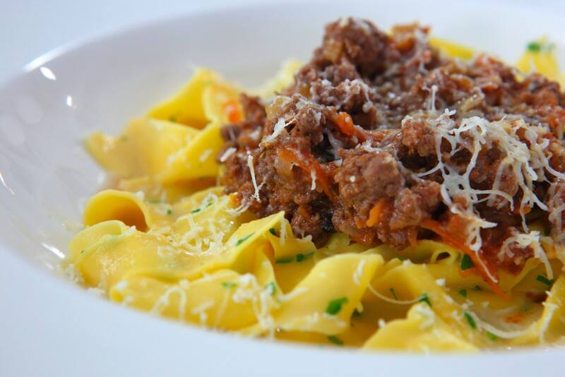 Las pastas se pueden acompañar con estofado o salsa bolognesa.