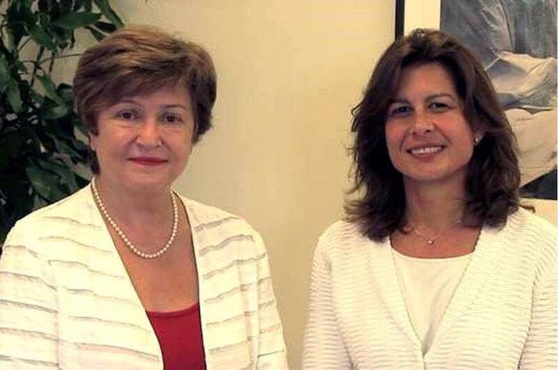 La directora gerente del FMI, Kristalina Georgieva, junto a Ceyla Pazarbasioglu, responsable de auditar el programa de Argentina.