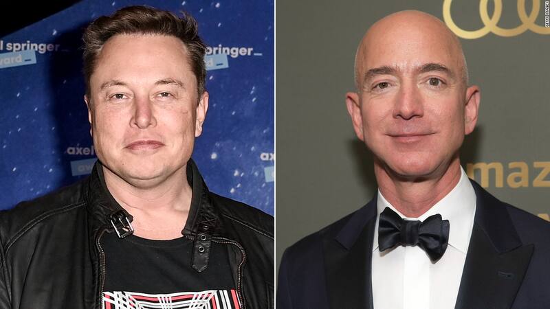 Elon Musk, jefe de Tesla, y Jeff Bezos, de Amazon.