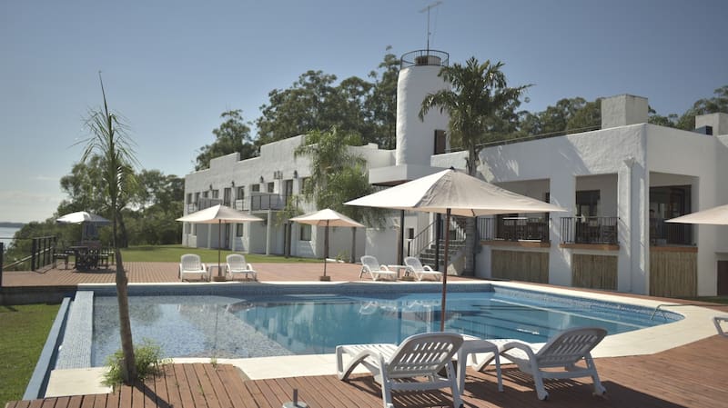 Howard Johnson canceló 250 reservas