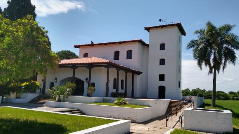 El museo de Santa Fe La Vieja por afuera.